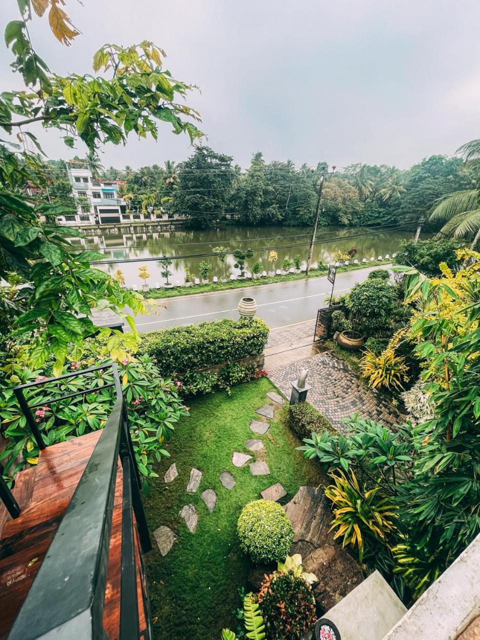Villa Sesatha Waters Edge